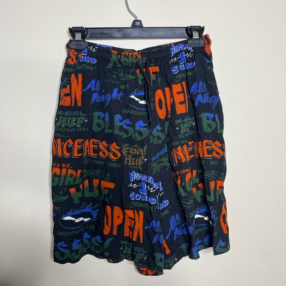 XGIRL x HUF SOUND RESORT SHORT - Picture 5 of 8